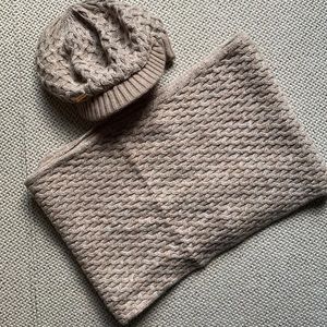 Calvin Klein Winter Hat & Infinity Scarf Set